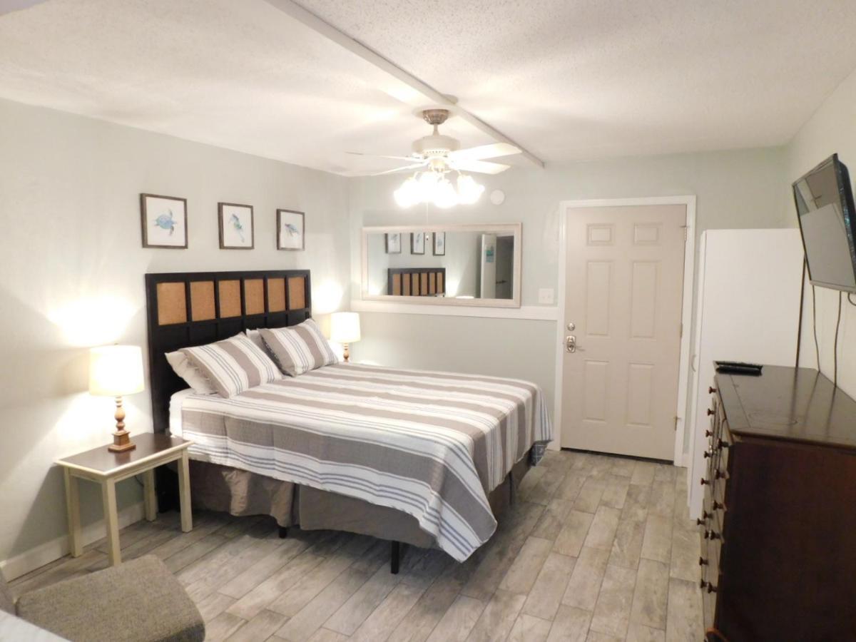 Budget Friendly Condo Perfect For A Romantic Getaway Within Walking Distance To The Beach! Gulf Shores Exterior foto