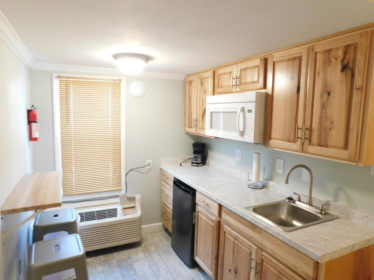 Budget Friendly Condo Perfect For A Romantic Getaway Within Walking Distance To The Beach! Gulf Shores Exterior foto
