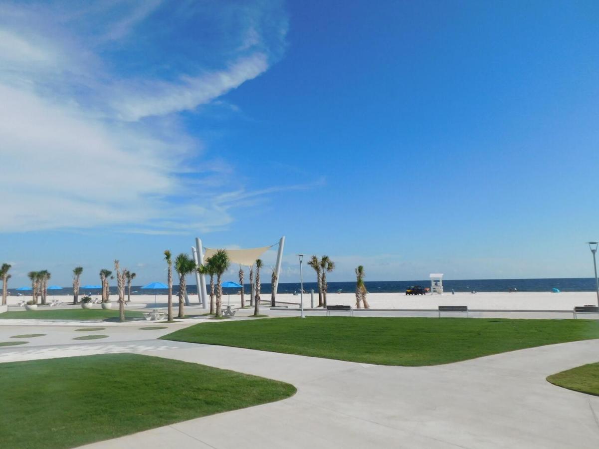 Budget Friendly Condo Perfect For A Romantic Getaway Within Walking Distance To The Beach! Gulf Shores Exterior foto