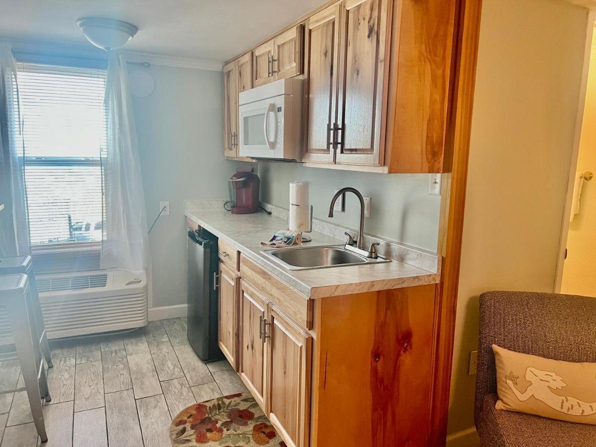 Budget Friendly Condo Perfect For A Romantic Getaway Within Walking Distance To The Beach! Gulf Shores Exterior foto